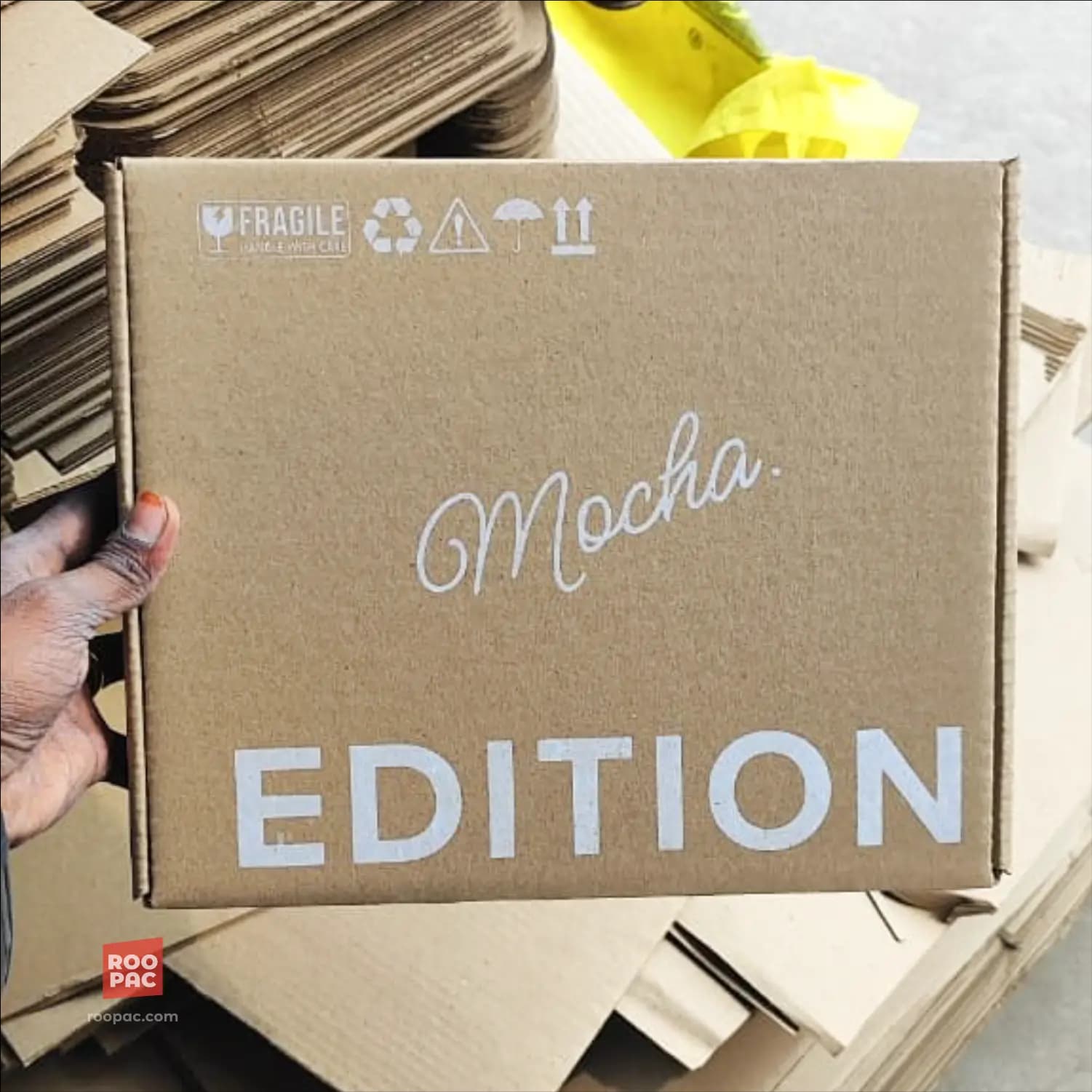 Self-Locking Corrugated Box