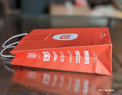 MI Mobile Store paper bag, a reliable and secure way to transport your gadgets