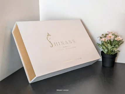 Shinans Magnetic box with gold foil